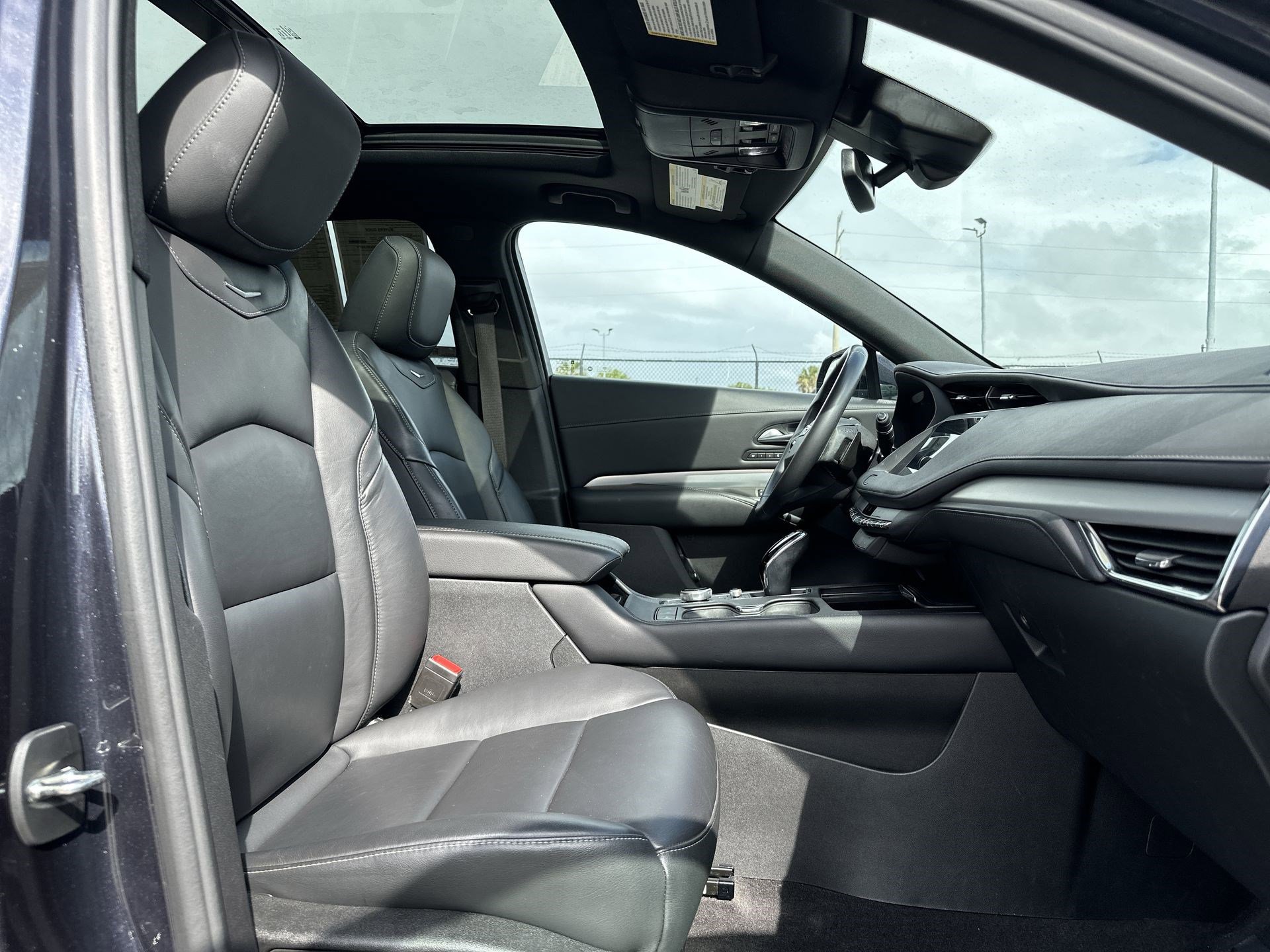 Used 2023 Cadillac XT4 Premium Luxury FWD image 25