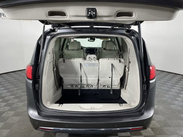 Used 2018 Chrysler Pacifica Limited w/ Advanced Safetytec Group image 41