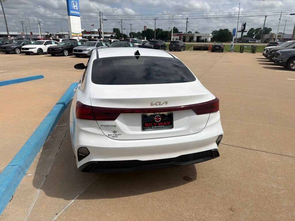 Used 2024 Kia Forte LXS w/ LXS Technology Package FWD image 12
