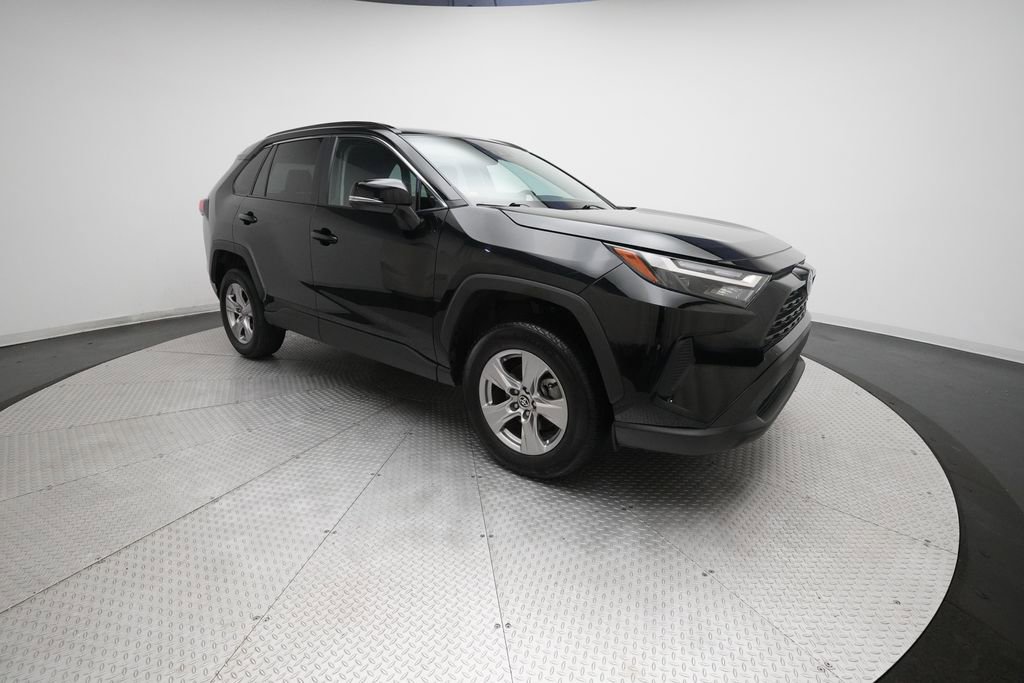Used 2025 Toyota RAV4 XLE image 34