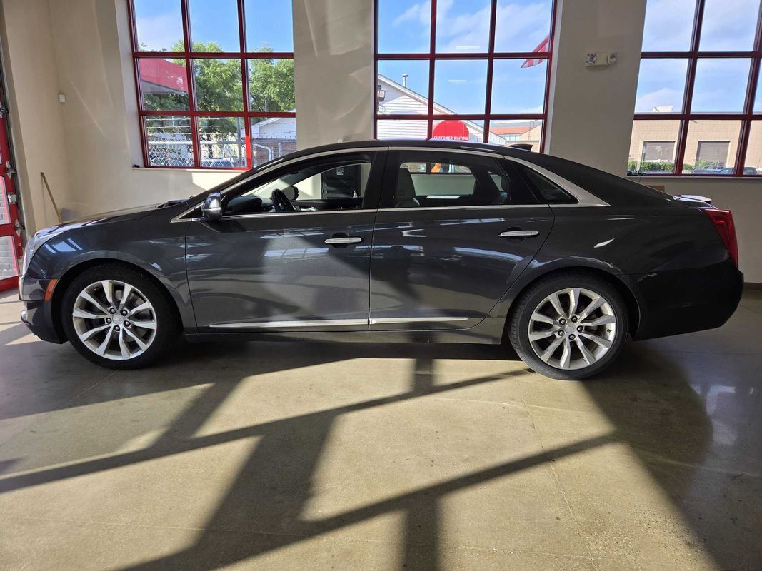 Used 2017 Cadillac XTS Luxury w/ Driver Awareness Package AWD/4WD image 4