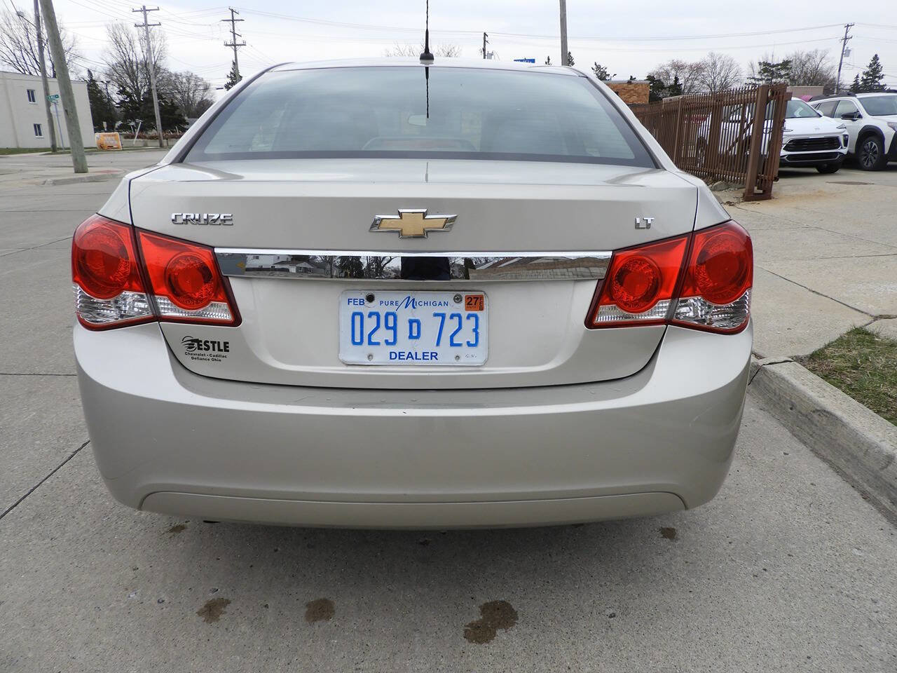 Used 2013 Chevrolet Cruze LT FWD image 8