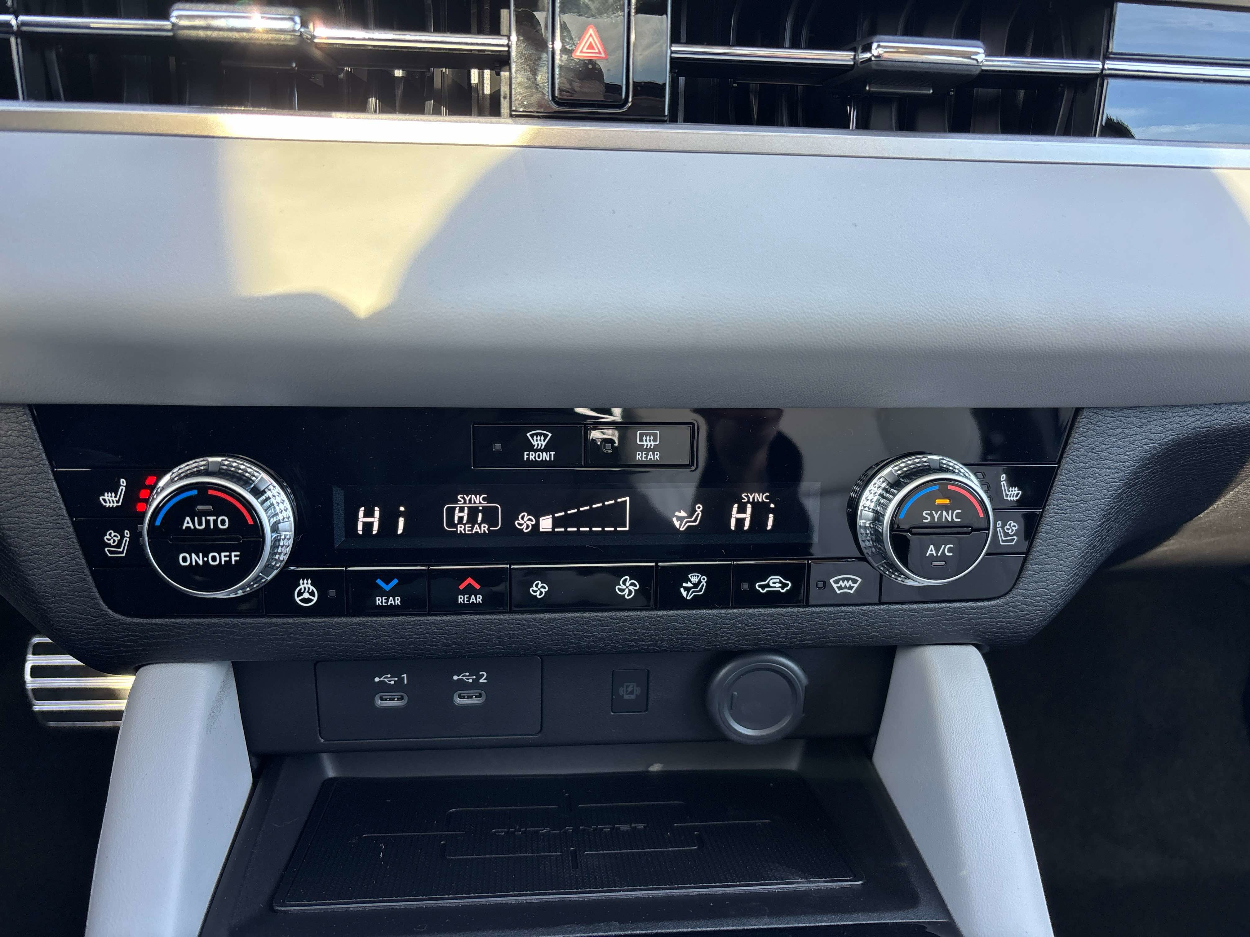 New 2026 Mitsubishi Outlander SEL image 14