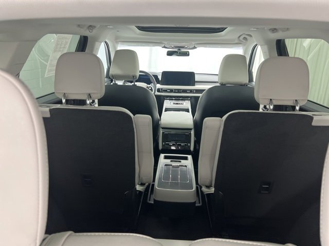 Certified 2025 Lincoln Aviator Reserve w/ Illumination Package image 10