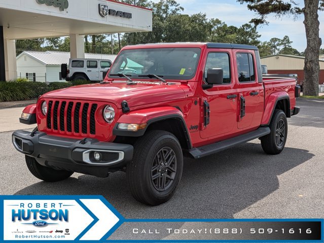 Used 2021 Jeep Gladiator Sport image 2