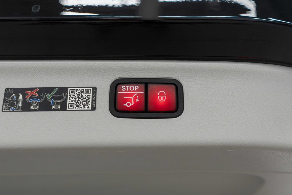 Used 2023 Mercedes-Benz EQS 580 4MATIC SUV image 38