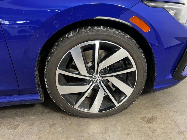 Used 2025 Volkswagen Golf R Black Edition image 9