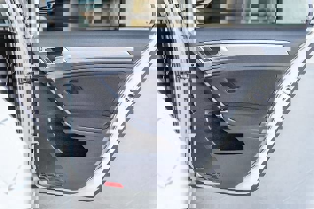 Used 2016 Volkswagen Golf S image 48