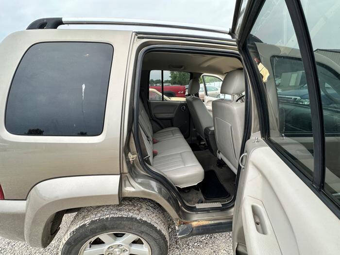 Used 2005 Jeep Liberty Limited AWD/4WD image 26
