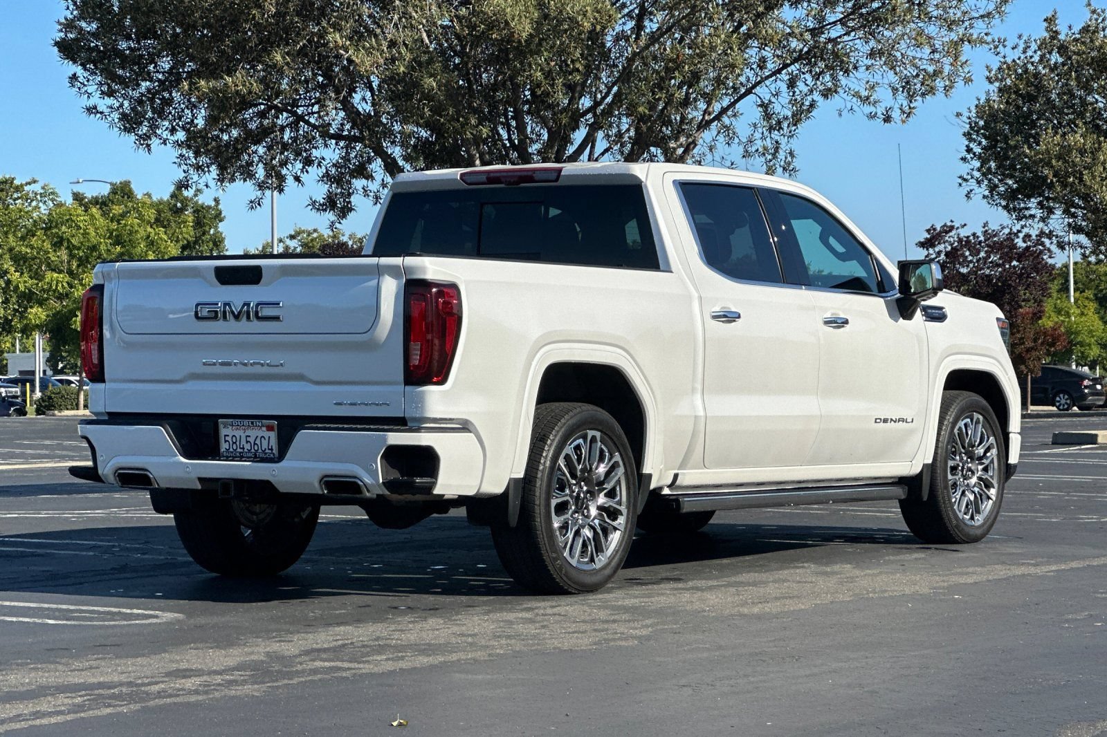 Used 2025 GMC Sierra 1500 Denali Ultimate AWD/4WD image 4