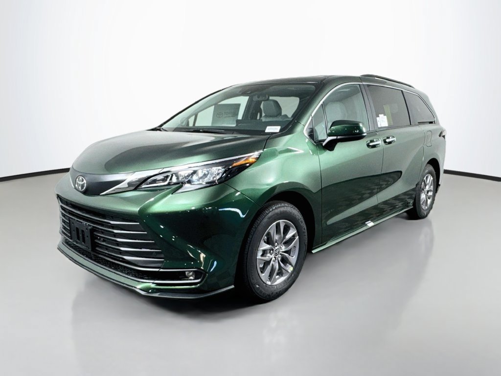 New 2026 Toyota Sienna XLE AWD/4WD image 2