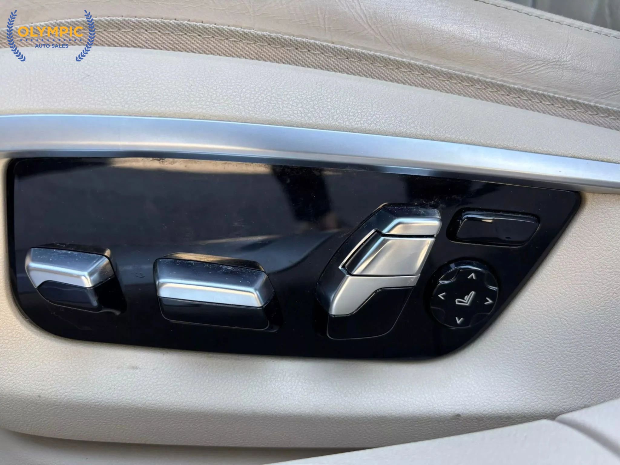 Used 2016 BMW 740i w/ Executive Package 2 image 38