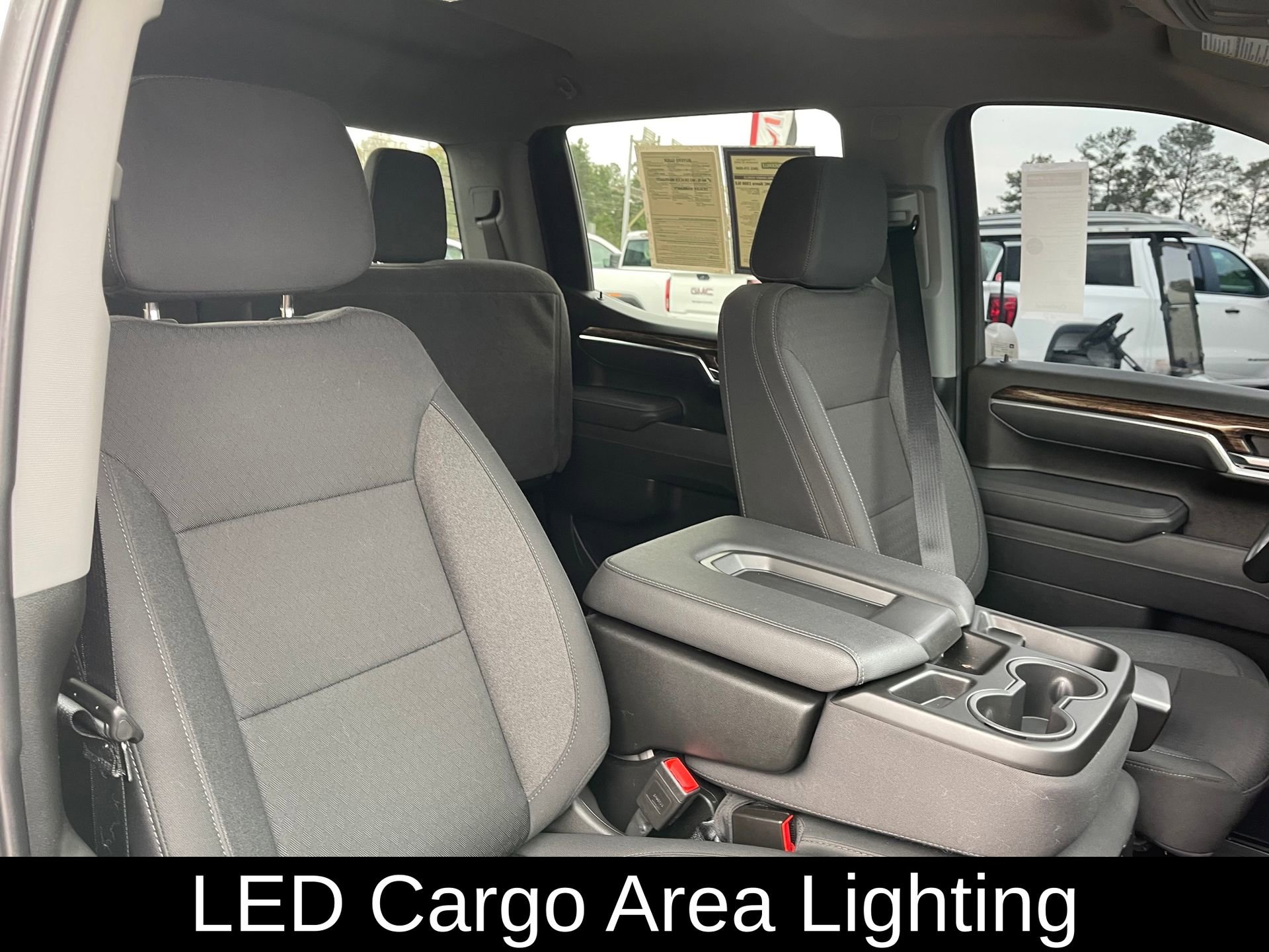 Used 2025 GMC Sierra 1500 SLE image 26