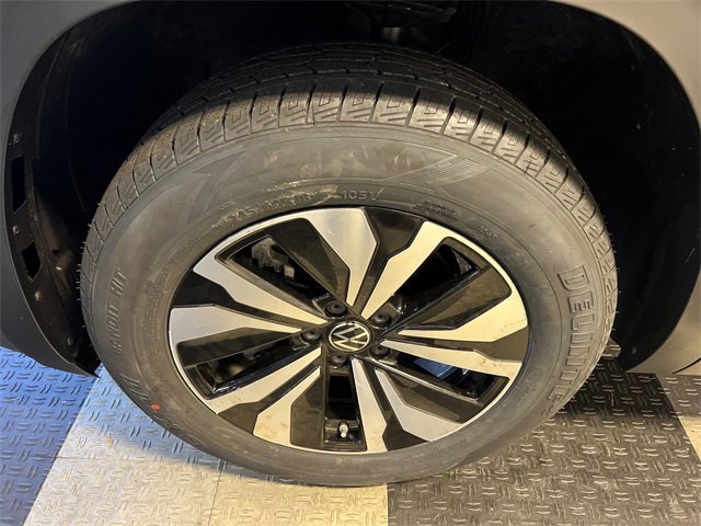 Certified 2024 Volkswagen Atlas SE image 8