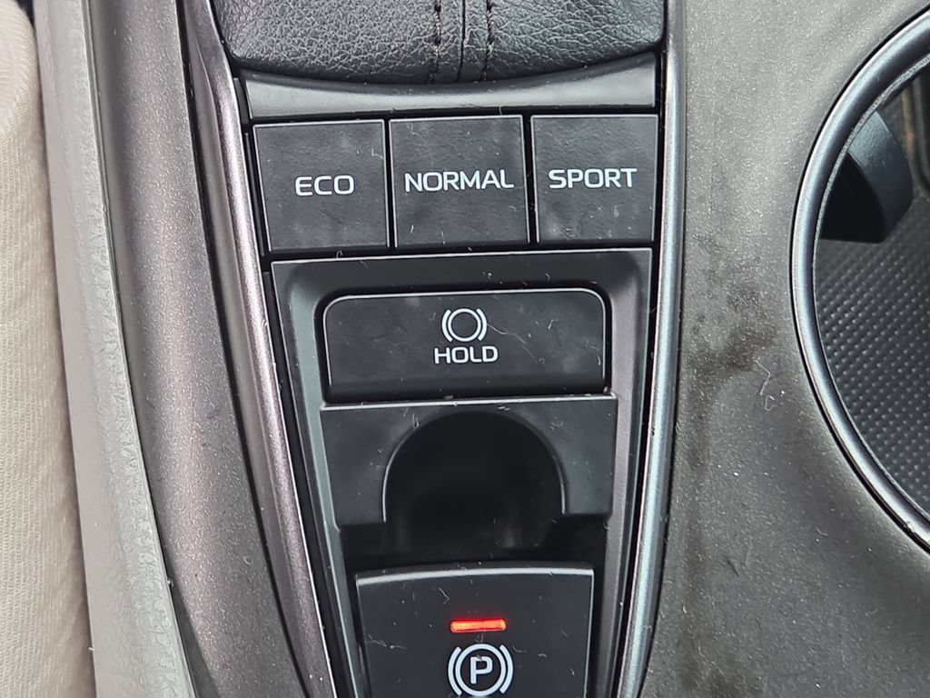Used 2023 Toyota Camry SE AWD/4WD image 24