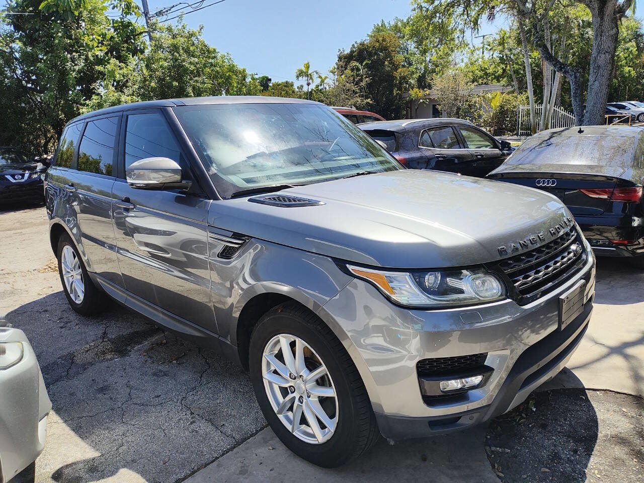 Used 2015 Land Rover Range Rover Sport SE image 21