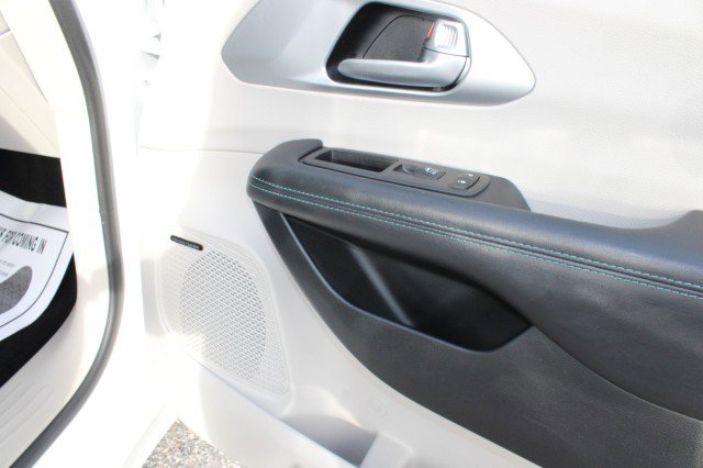 Used 2018 Chrysler Pacifica Limited w/ Advanced Safetytec Group image 14