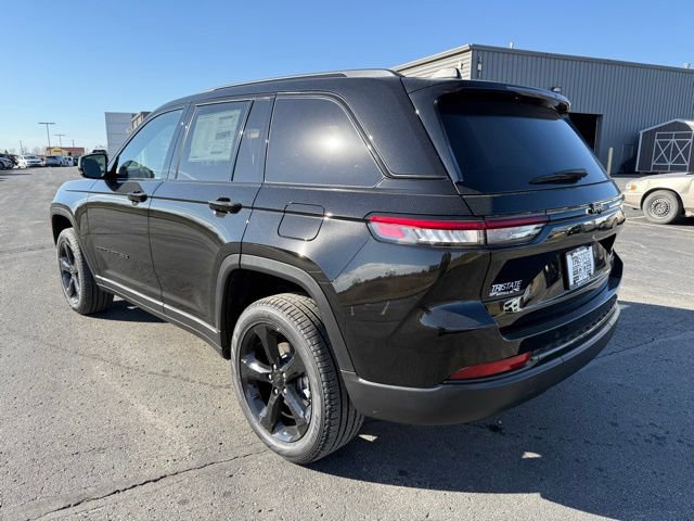 New 2025 Jeep Grand Cherokee Limited w/ Black Appearance Package RWD image 4