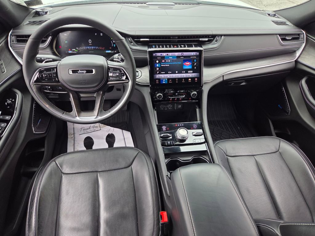 Used 2023 Jeep Grand Cherokee Overland AWD/4WD image 8