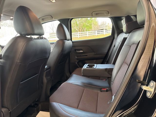 Used 2025 Nissan Kicks SR image 31