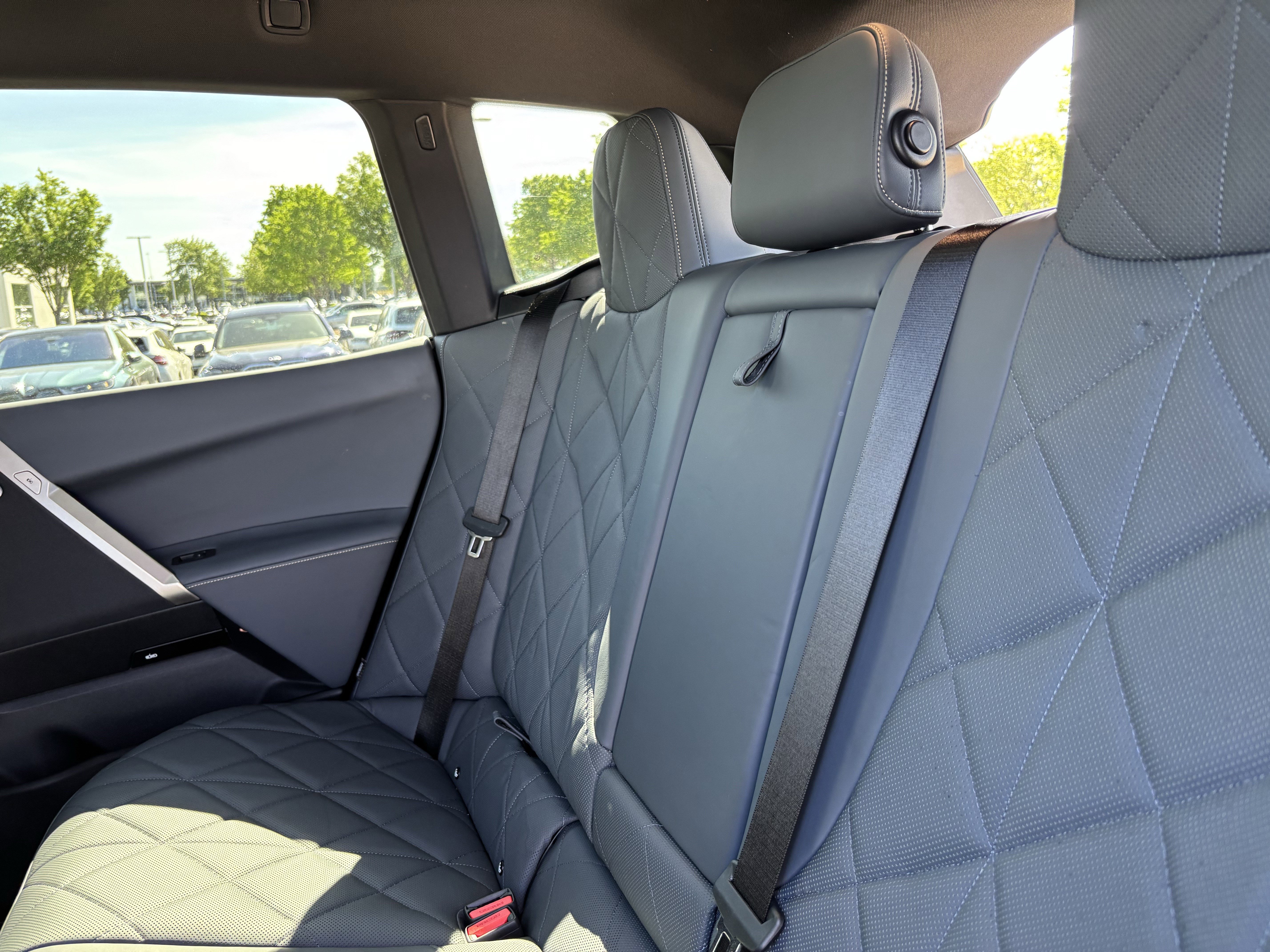 Certified 2023 BMW iX M60 w/ Executive Package AWD/4WD image 32