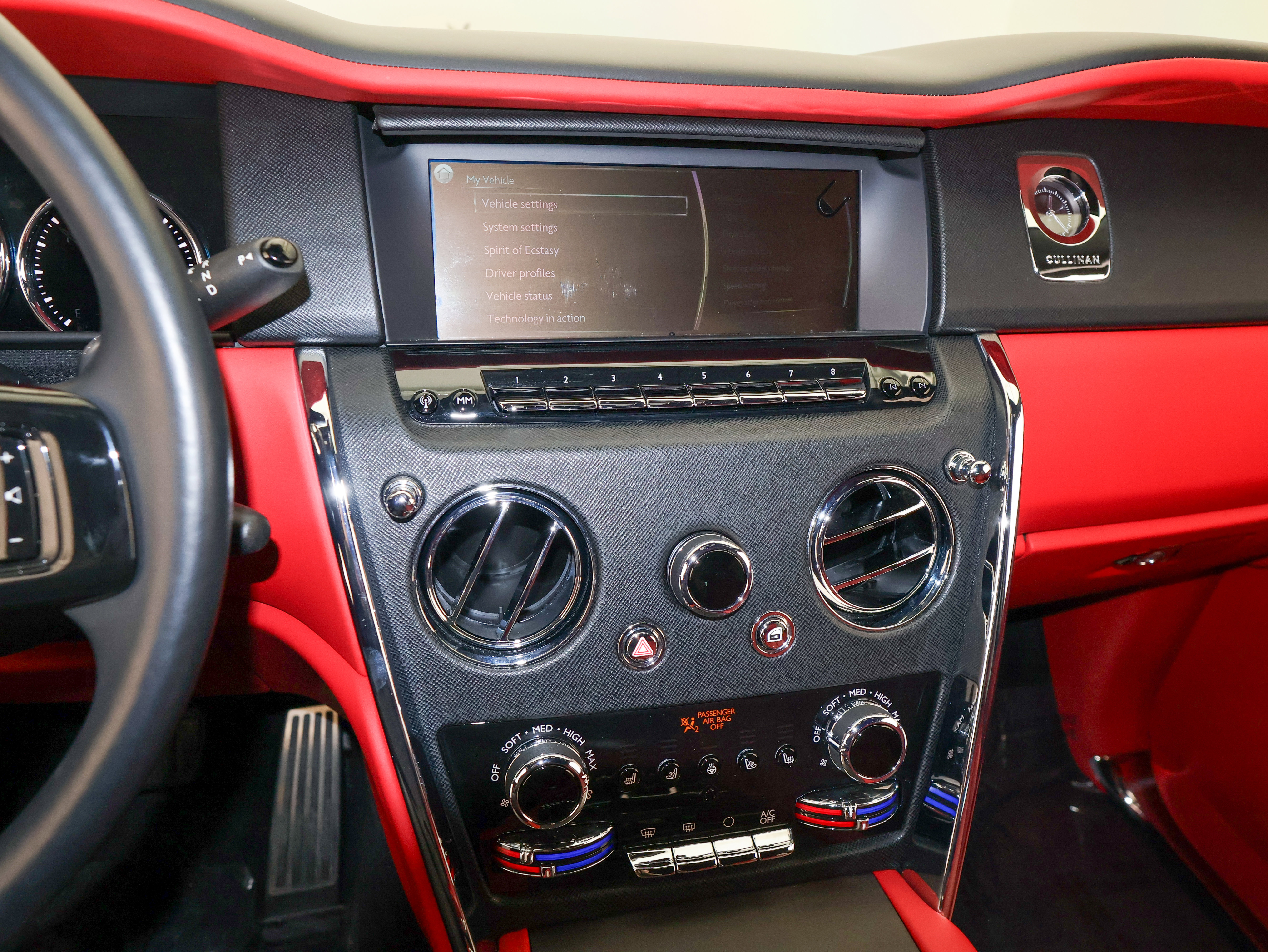 Used 2023 Rolls-Royce Cullinan image 38