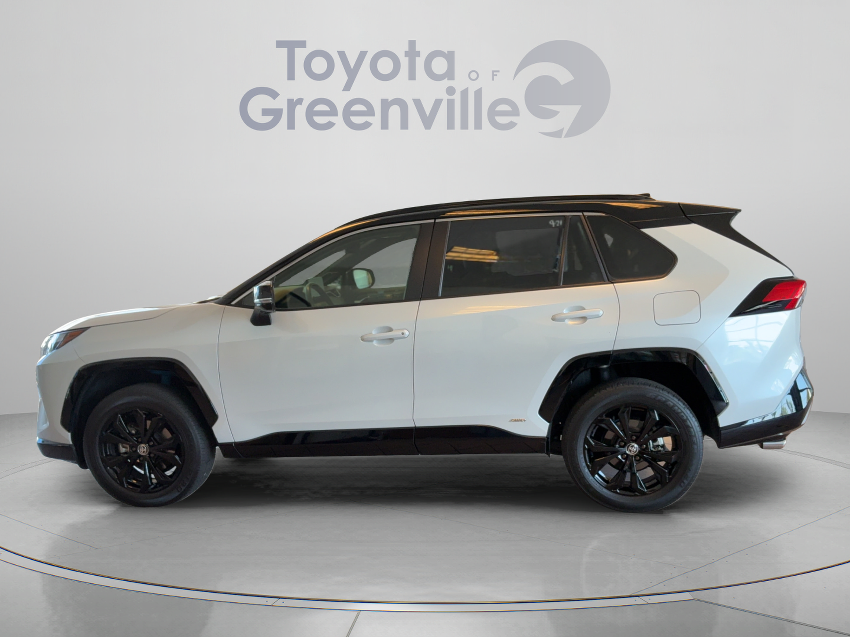 Used 2024 Toyota RAV4 XSE w/ Advanced Technology Package AWD/4WD image 2
