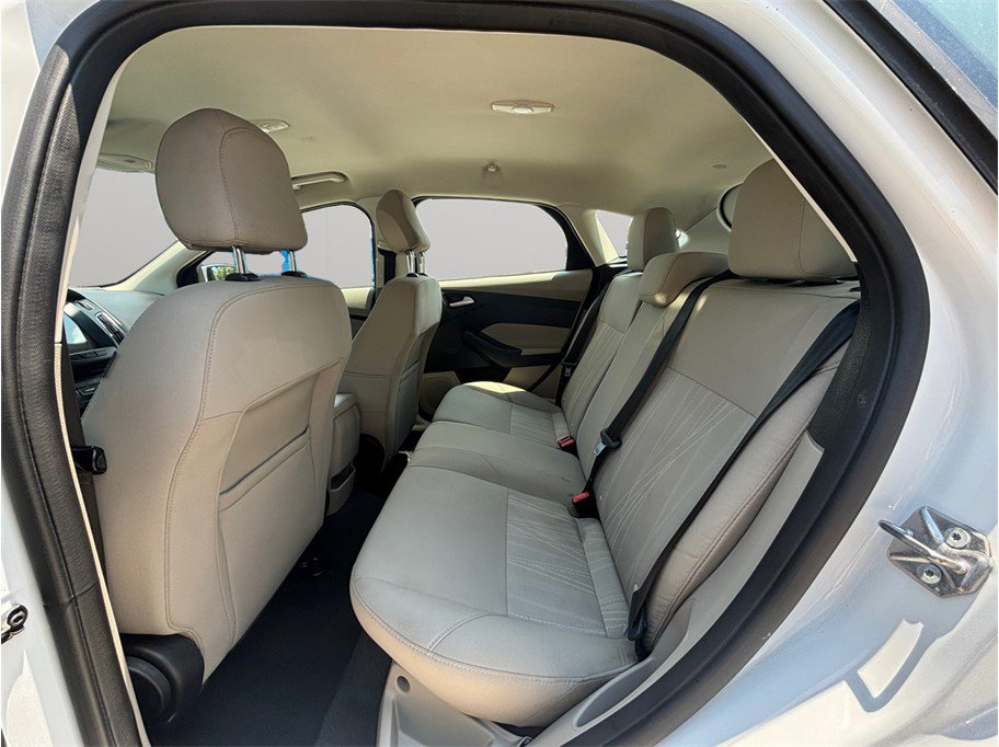 Used 2017 Ford Focus SE FWD image 28