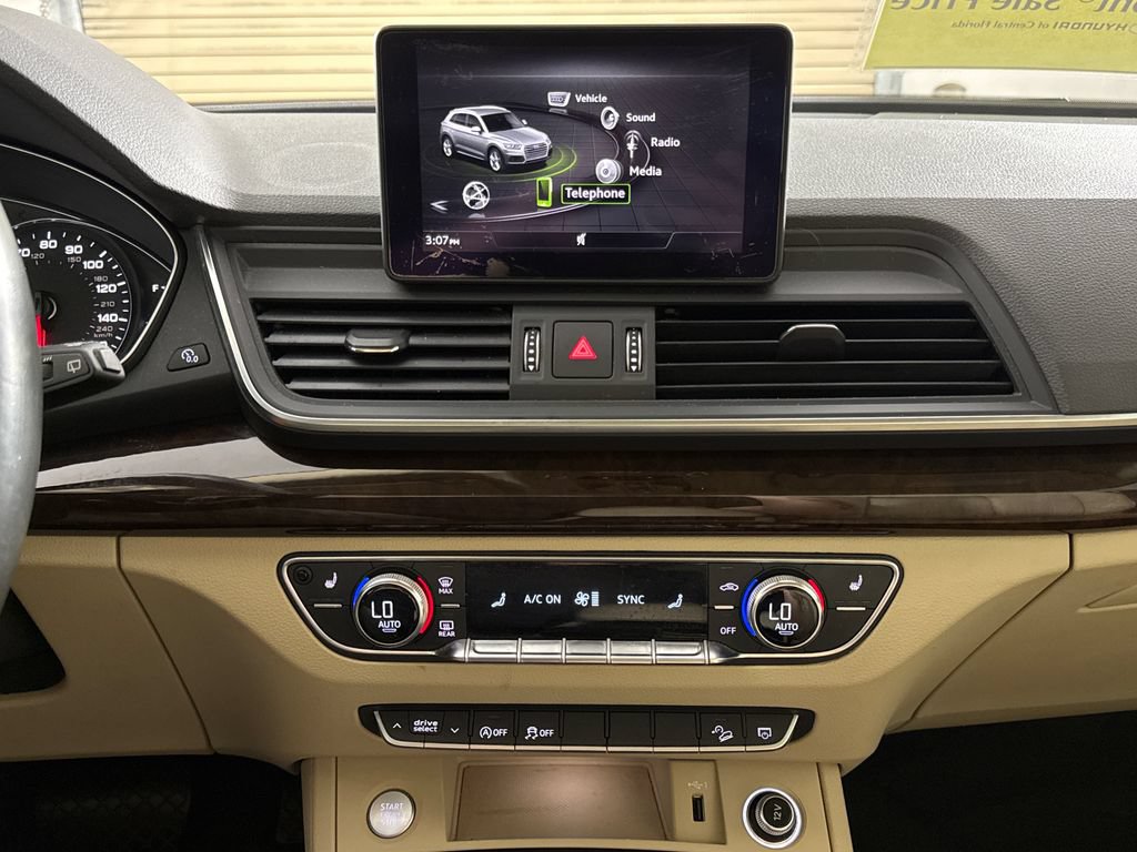 Used 2019 Audi Q5 2.0T Premium w/ Convenience Package AWD/4WD image 17