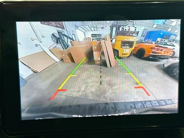 Used 2020 Ford Explorer XLT w/ Equipment Group 202A image 11