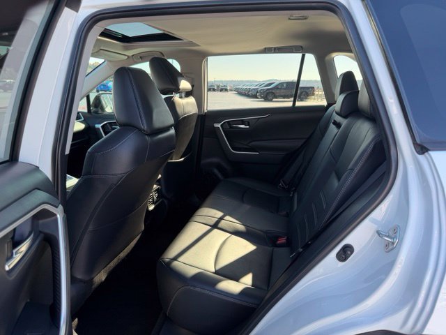 Used 2020 Toyota RAV4 XLE Premium FWD image 12