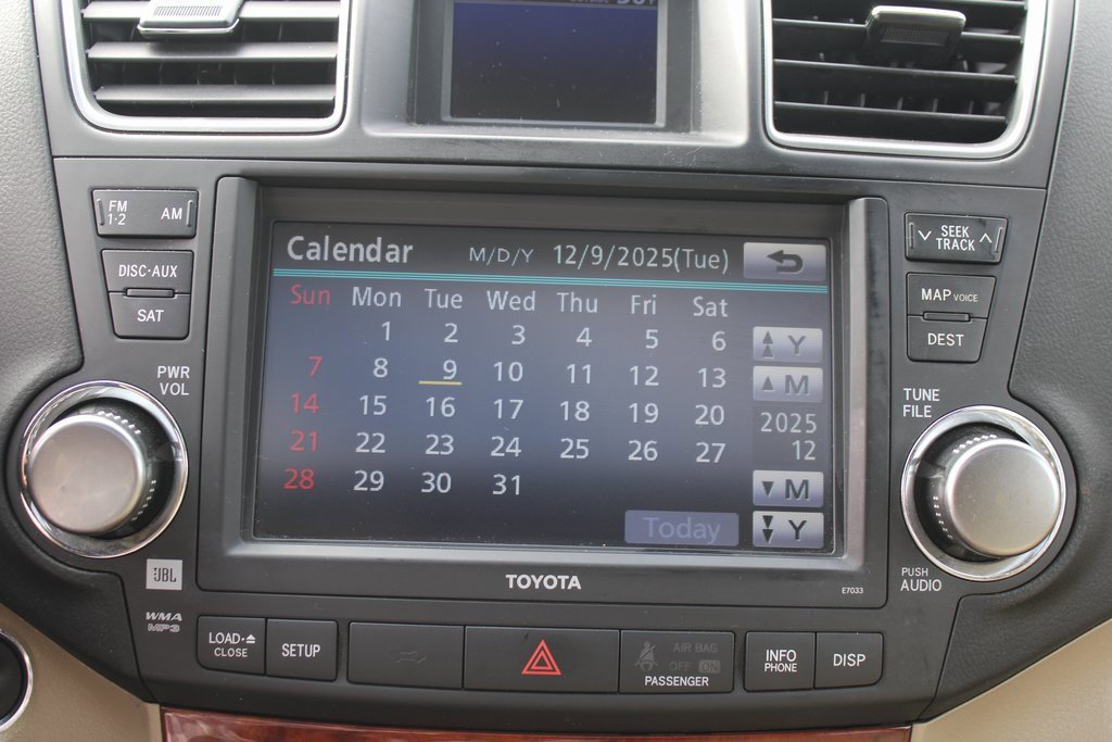 Used 2012 Toyota Highlander Limited image 29
