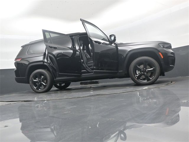 New 2025 Jeep Grand Cherokee L Altitude image 47