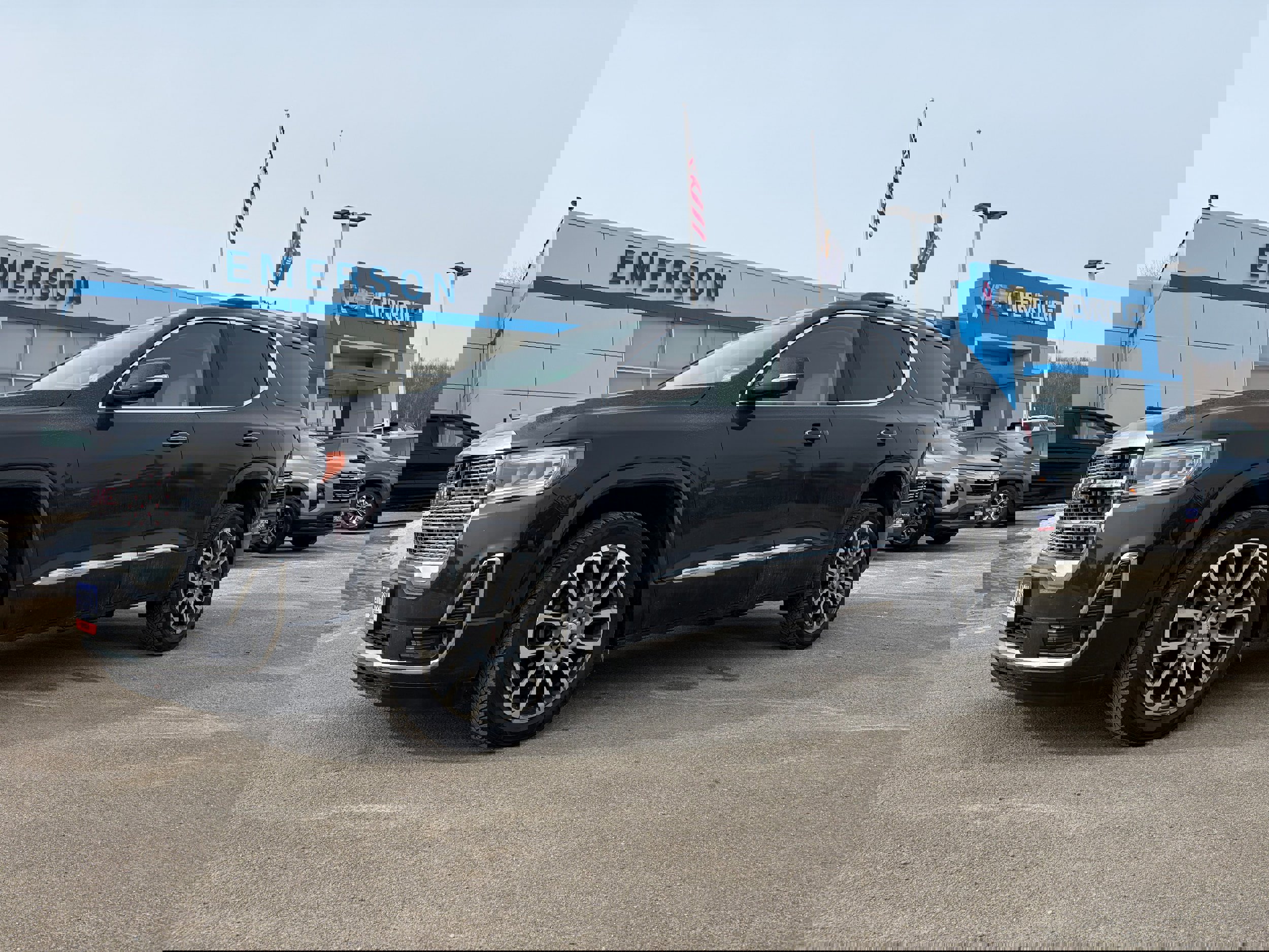 Used 2020 GMC Acadia Denali w/ Trailering Package image 2