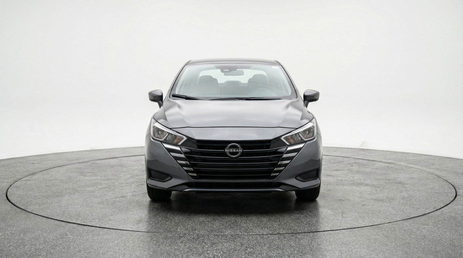 Used 2025 Nissan Versa SV image 2