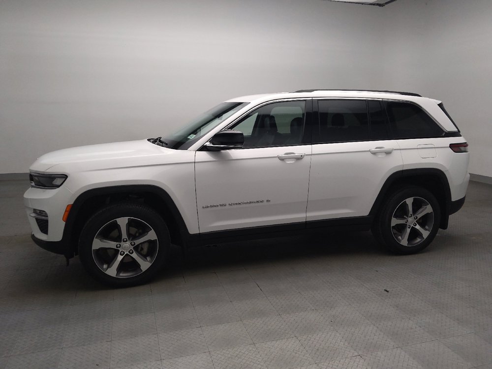 Used 2023 Jeep Grand Cherokee Limited w/ MOPAR Finishing Package AWD/4WD image 2