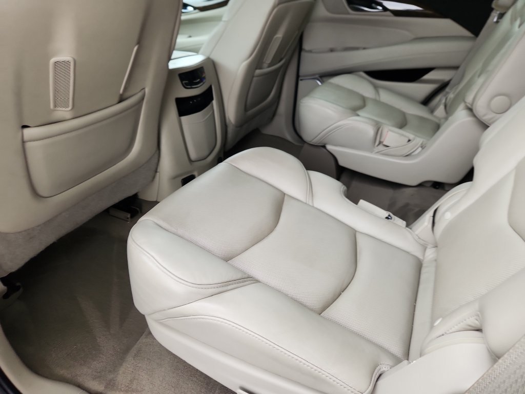Used 2019 Cadillac Escalade Premium Luxury AWD/4WD image 10