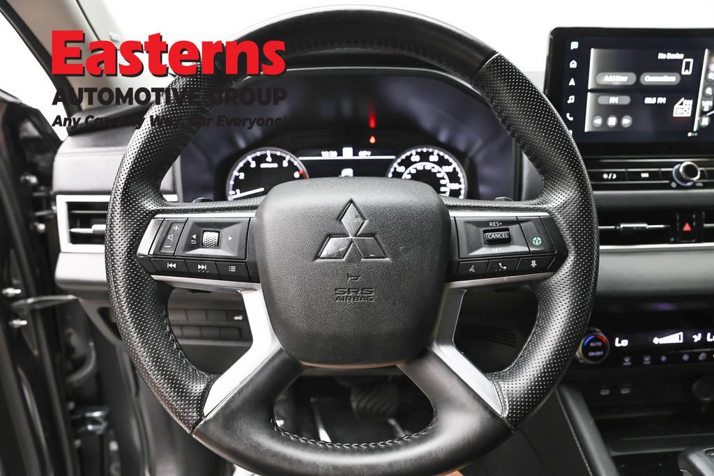 Used 2025 Mitsubishi Outlander SE AWD/4WD image 10