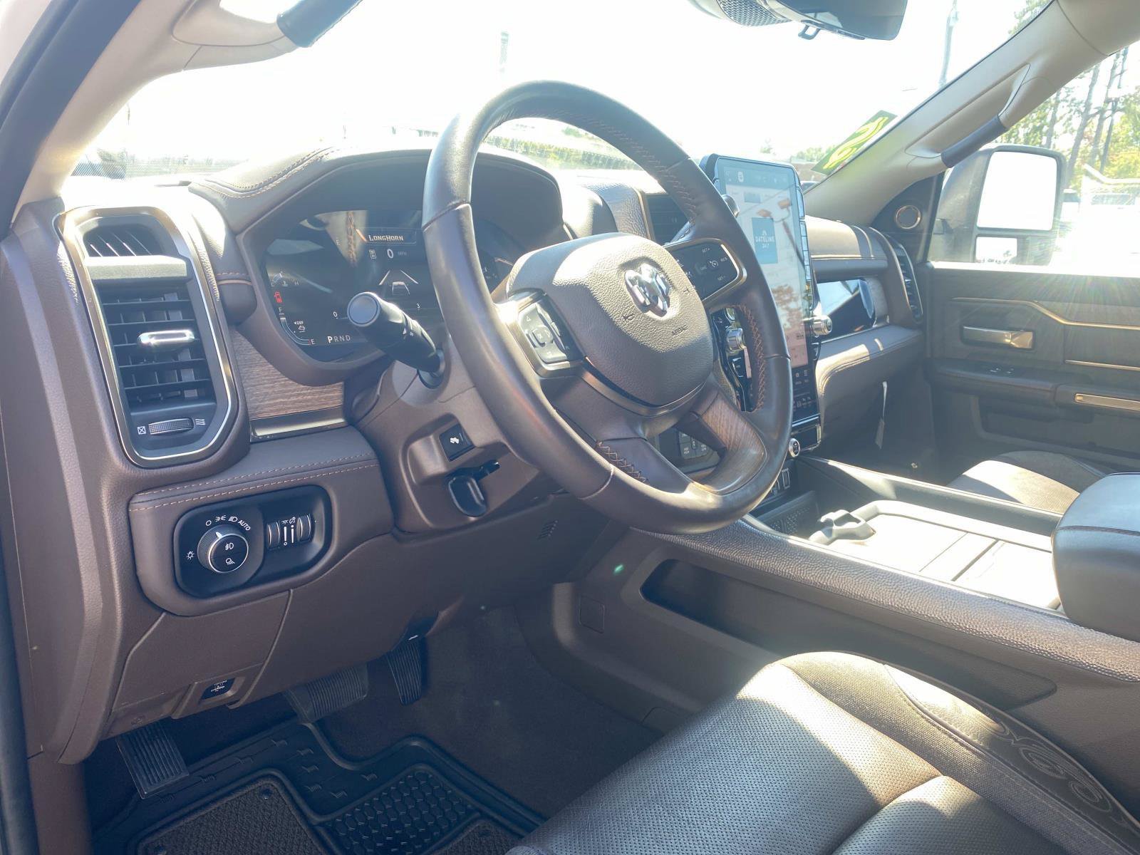 Used 2025 RAM 2500 Limited AWD/4WD image 28