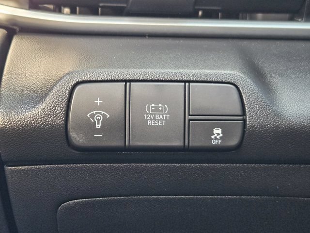 Used 2025 Hyundai Elantra Hybrid FWD image 22