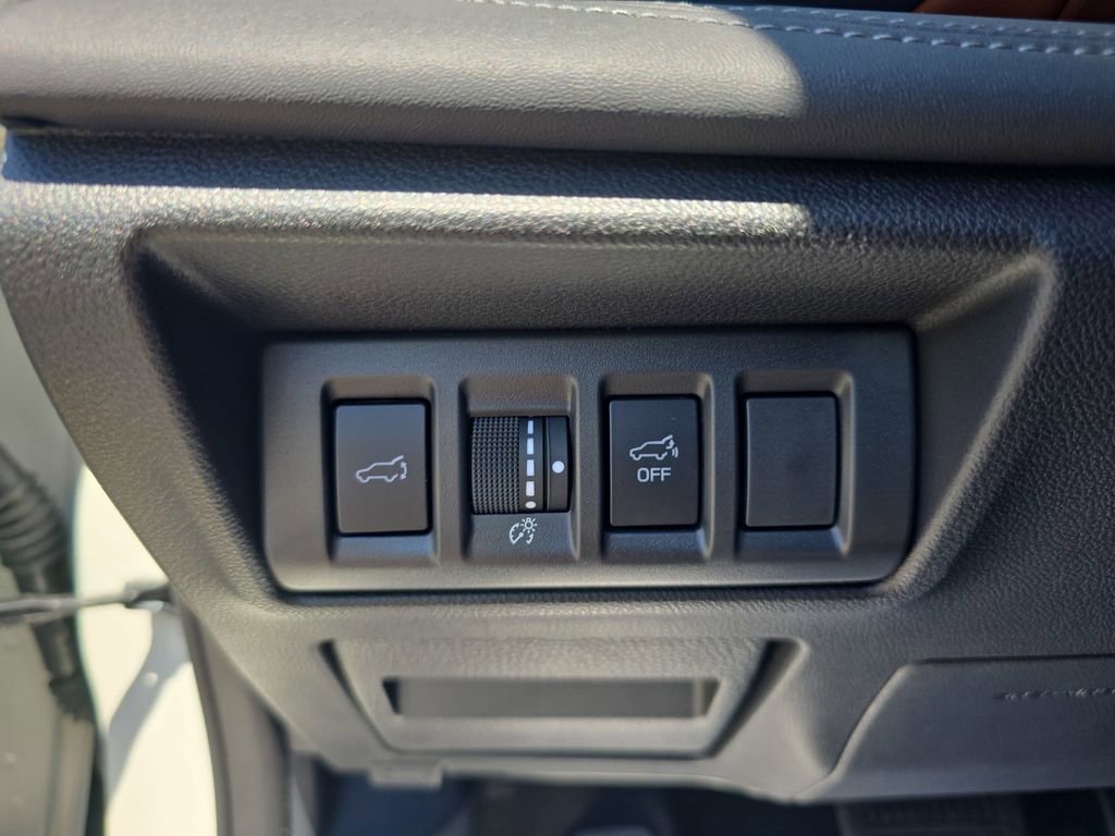 Used 2025 Subaru Outback Touring AWD/4WD image 22