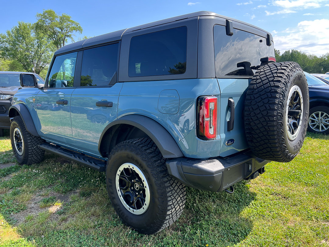 Used 2023 Ford Bronco Badlands AWD/4WD image 3