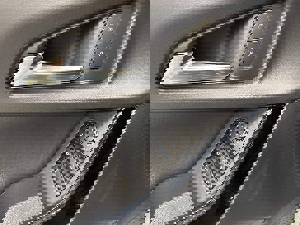 New 2026 Chevrolet Equinox LT w/ LPO, Floor Liner Package image 14