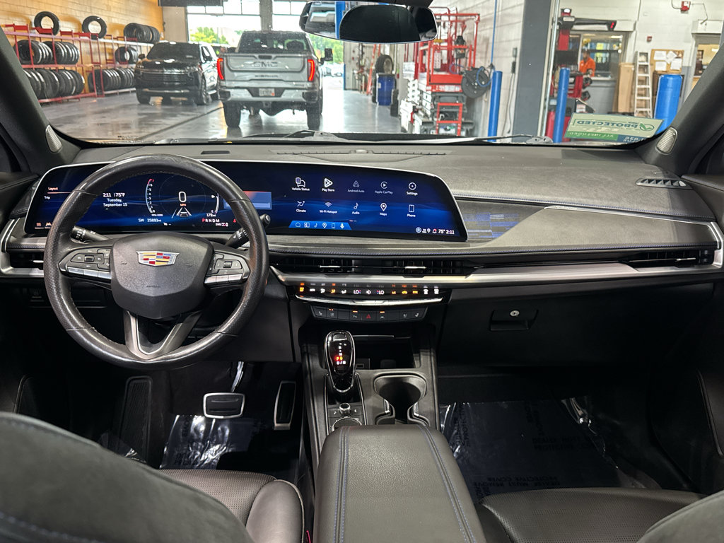 Used 2024 Cadillac XT4 Sport AWD/4WD image 13