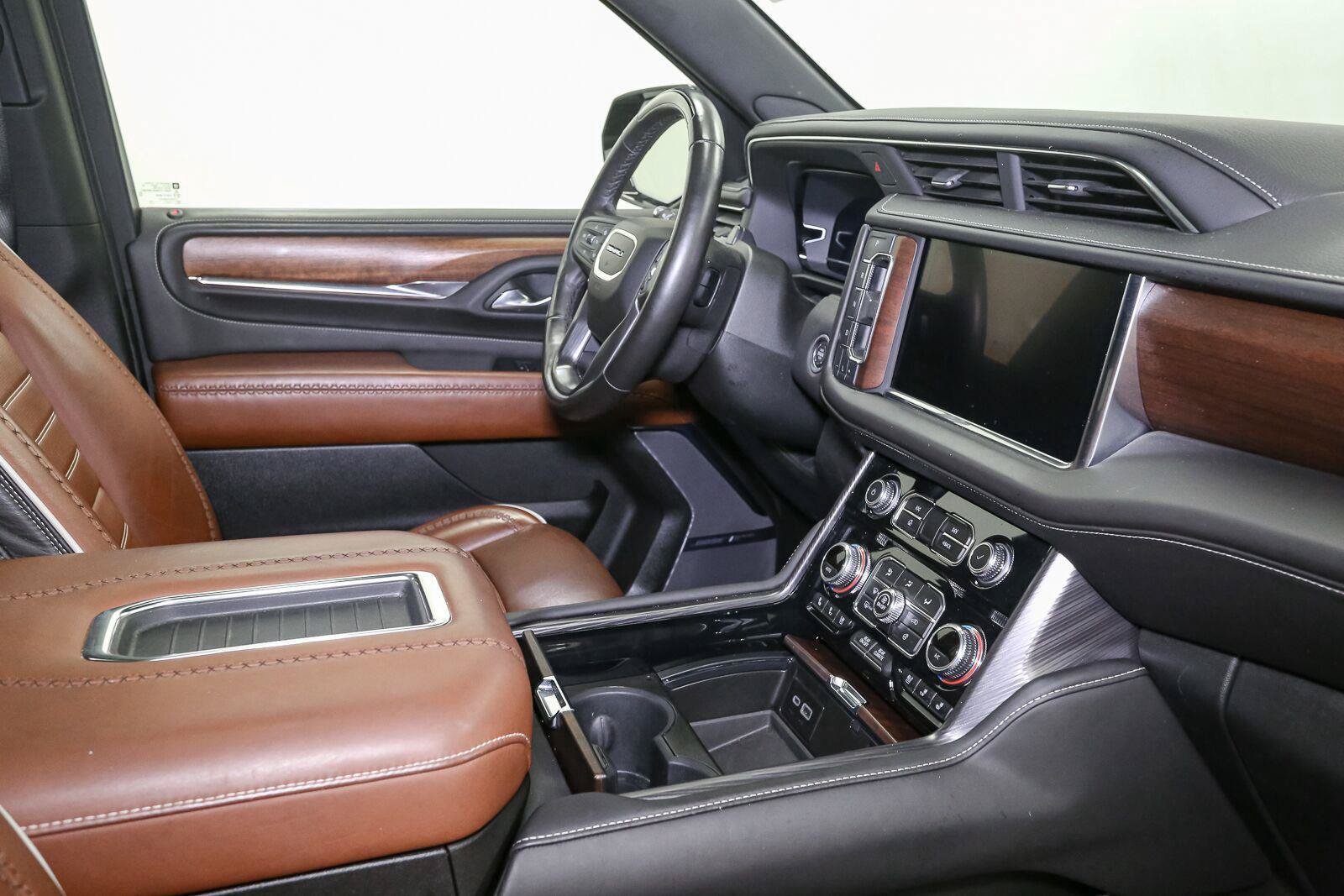 Used 2023 GMC Yukon Denali Ultimate AWD/4WD image 22