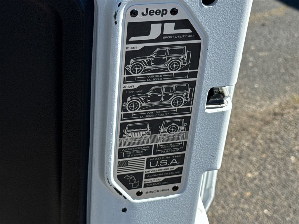 Certified 2022 Jeep Wrangler Unlimited Sahara w/ Cold Weather Group image 13