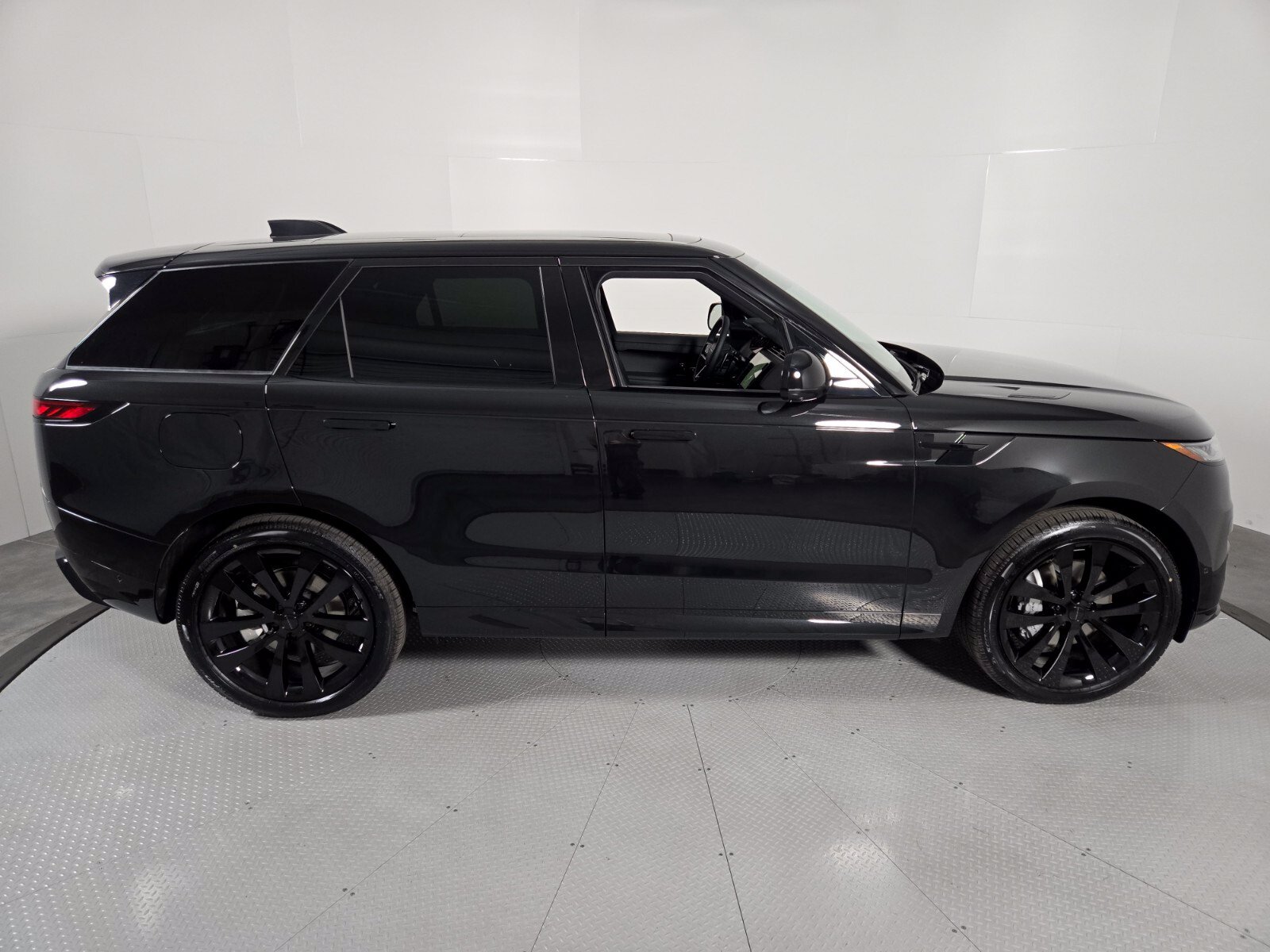 New 2026 Land Rover Range Rover Sport Dynamic SE AWD/4WD image 6