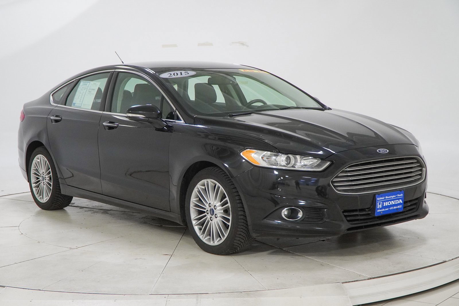 Used 2015 Ford Fusion SE w/ Equipment Group 202A image 12