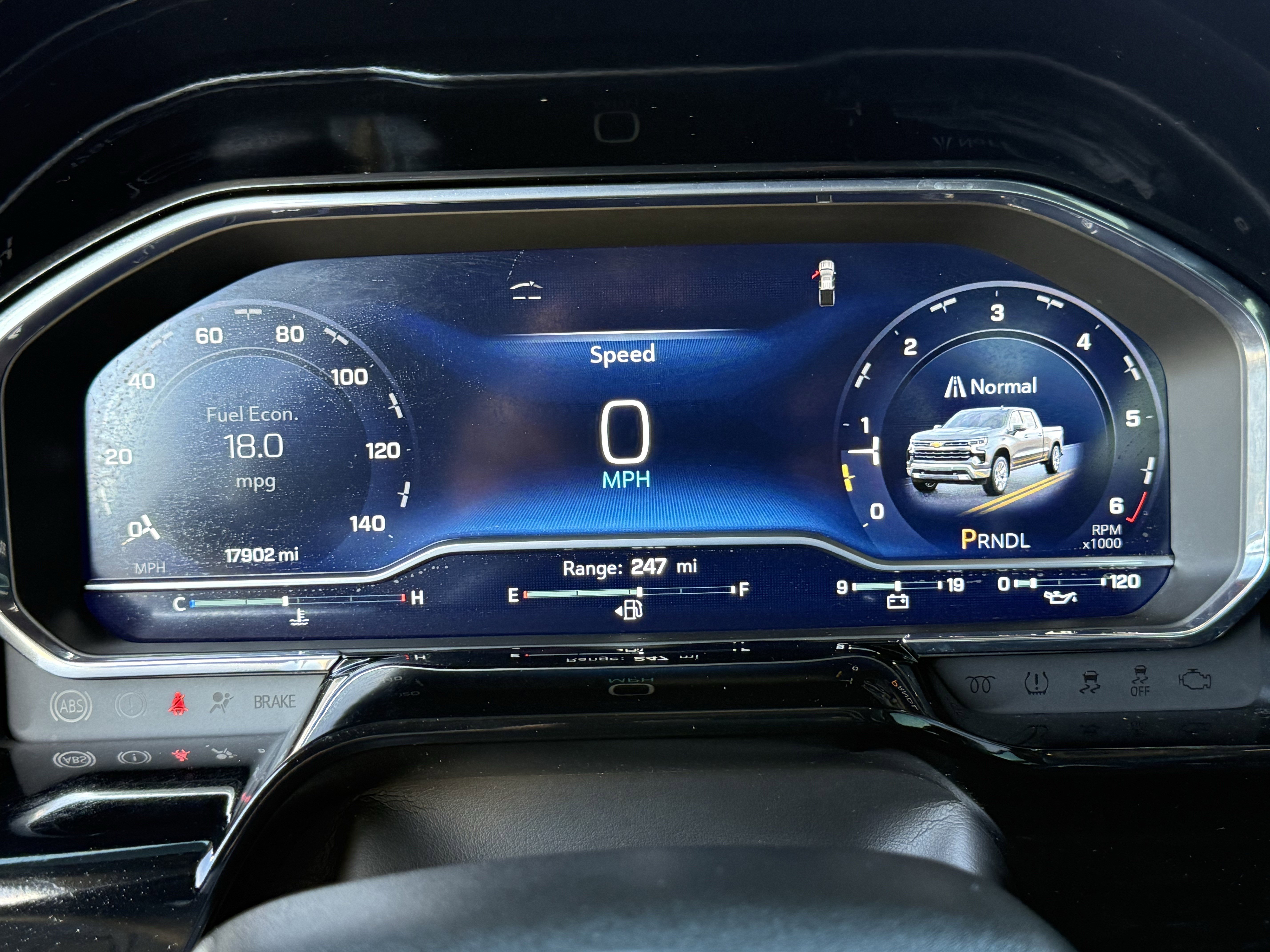 Used 2025 Chevrolet Silverado 1500 LT w/ Leather Package image 17