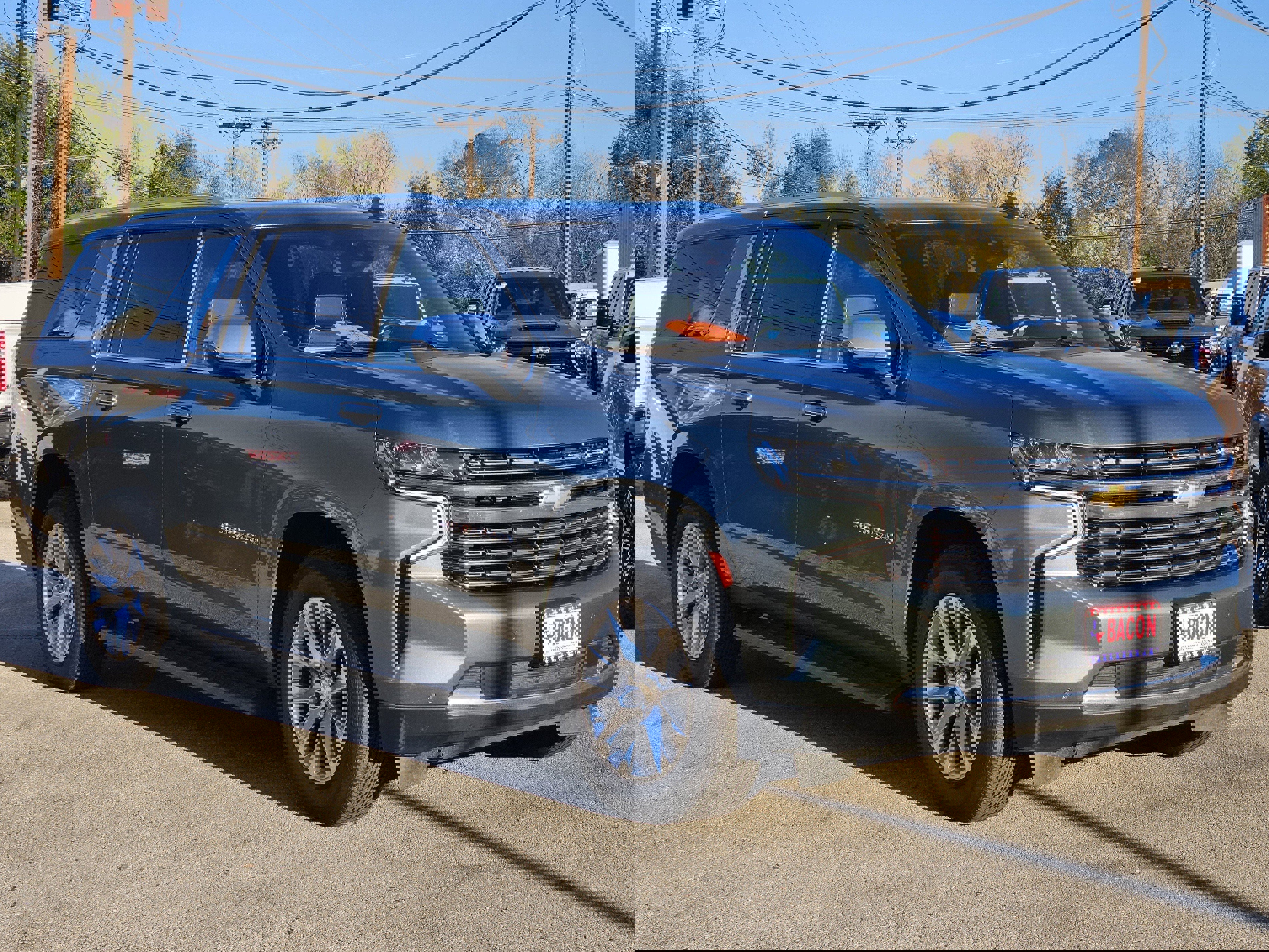 Used 2023 Chevrolet Suburban Premier image 3